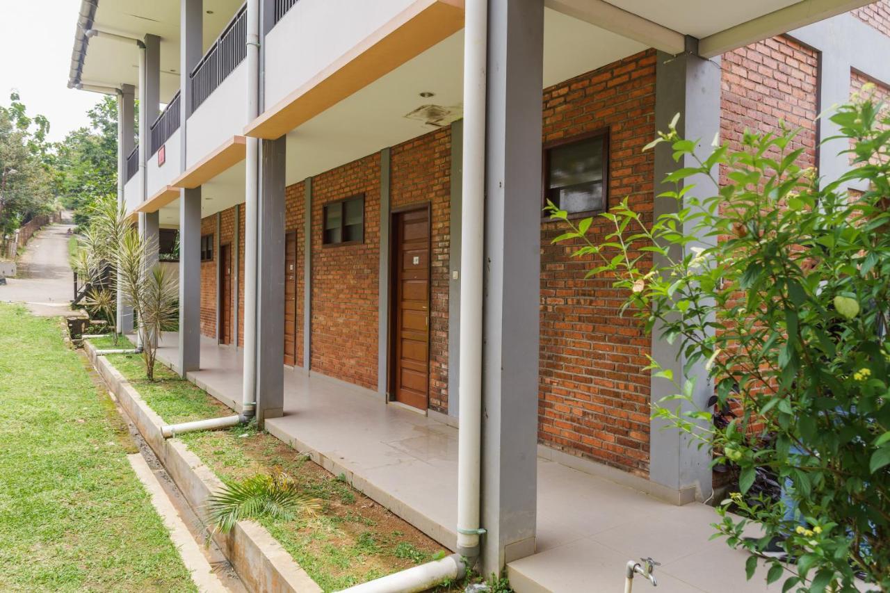 Reddoorz Plus At Hotel Negeri Baru Lodaya Puncak Bogor Exterior foto