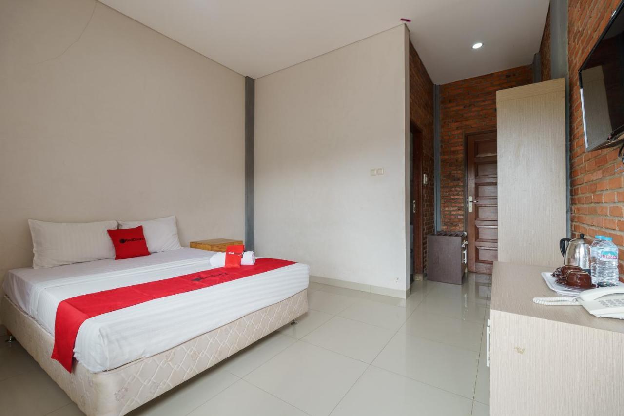 Reddoorz Plus At Hotel Negeri Baru Lodaya Puncak Bogor Exterior foto